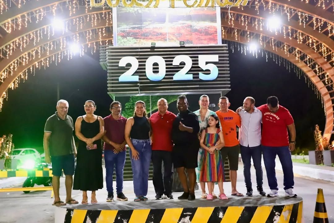 ‘Acender das Luzes de Natal’ com cores e solidariedade em Novo Airão